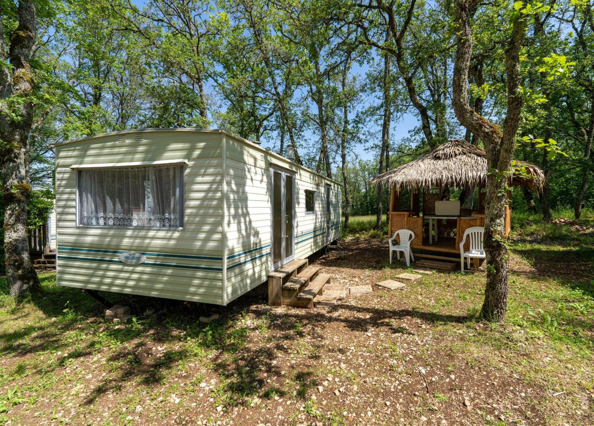 Camping Les Paillotes Payrac Exteriér fotografie